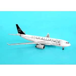   Air China A330 200 1/400 Star Alliance REG#B 6091: Home & Kitchen