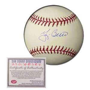  Yogi Berra Hand Signed MLB Baseball: Sports & Outdoors