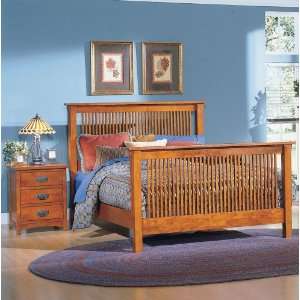   Valley Solid Wood Spindle Bed in Mission Oak Finish: Furniture & Decor