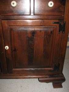 Ethan Allen Antiqued Old Tavern Pine Collection Dry Sink Cabinet 9004 