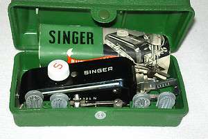 VINTAGE SINGER LOW SHANK Buttonholer 160506 FITS FEATHERWEIGHT WITH 5 