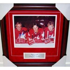  Wayne Gretzky Autographed Picture   Bossy Lafleur Framed 