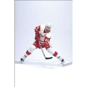   14 Action Figure Henrik Zetterberg (Detroit Red Wings) White Jersey