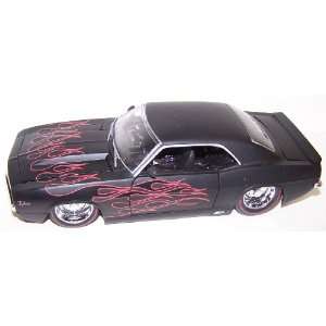Jada Toys 1/24 Scale Diecast Big Time Muscle 1969 Chevy Camaro in 