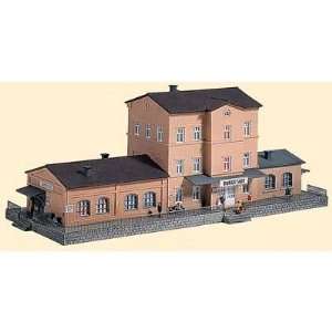   STATION   PIKO N SCALE MODEL TRAIN BUILDING 60023 Toys & Games