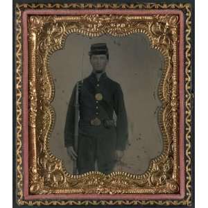   soldier in Union uniform with bayoneted musket: Home & Kitchen