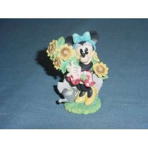  Disney Minnie Mouse Figurine: Everything Else