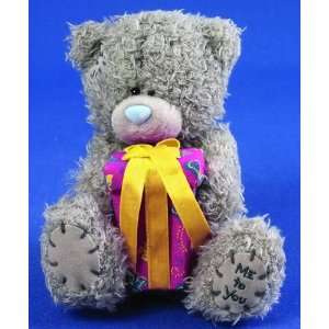  Me to You Tatty Teddy Bear 6(15.24cm) Bear with Present 