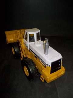   GEAR INTERNATIONAL HARVESTER 560 PAY LOADER 1:25 Scale S245 BB  