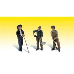    Woodland Scenics A2562 G Scale Rail Workers (3) Toys & Games