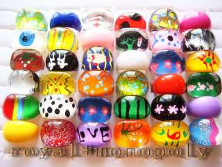 You are bidding on 100pieces multicolor Plastic rings Mixed lots .