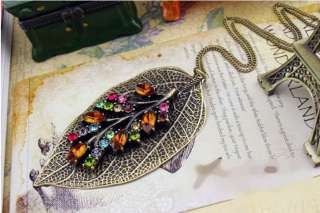   Vintage Style Two Leaf with Crystal Necklace A43   