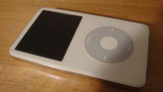 Apple iPod classic 5th Generation White (30 GB) Very good  player 