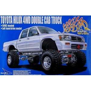  Toyota Hilux 4WD Double Cab Truck by Aoshima: Toys & Games
