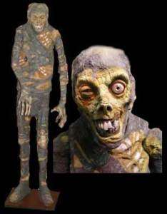 HALLOWEEN LIFE SIZE ANIMATED SHIVERING MUMMY PROP  