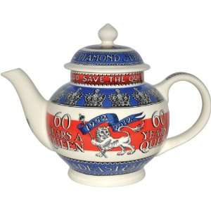   Diamond Jubilee Queen Elizabeth II Teapot: Kitchen & Dining