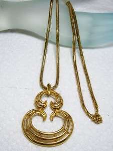   Vintage CROWN TRIFARI Gold Tone Snake Chain Pendant Necklace  