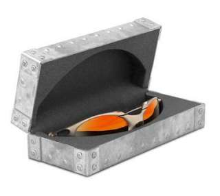 Oakley X METAL VAULT   Purchase Oakley eyewear accessories from the 
