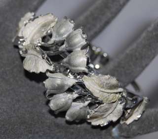 Vintage Silver Gray 6 Tulip & 6 Leaf Clamper Bracelet  