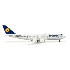 Herpa 553759 Boeing 747 8 Lufthansa Intercontinental  