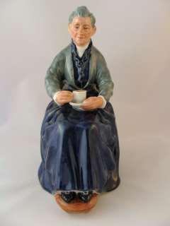 ROYAL DOULTON FIGURINE ~ THE CUP OF TEA HN2322  