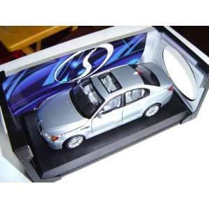  BMW M5 Hard Top w/ Sun Roof Silver   1:18: Everything Else